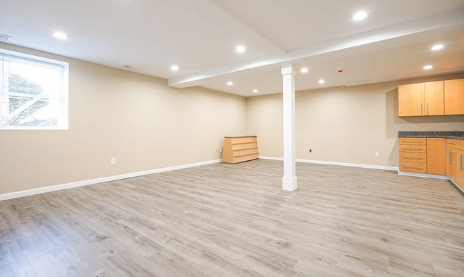 Empty room, Interior, Recessed Lighting, Wood Texture Flooring