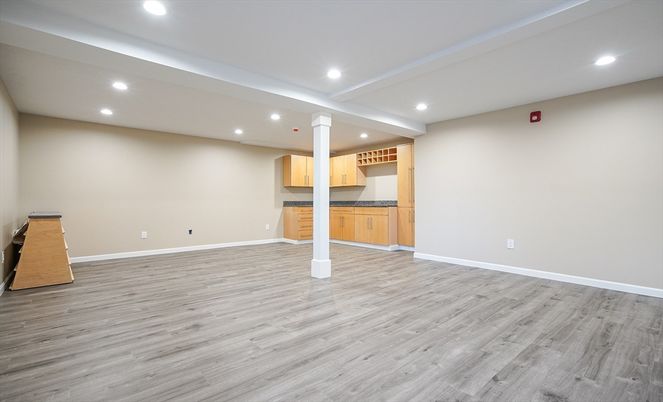 Empty room, Interior, Recessed Lighting, Wood Texture Flooring