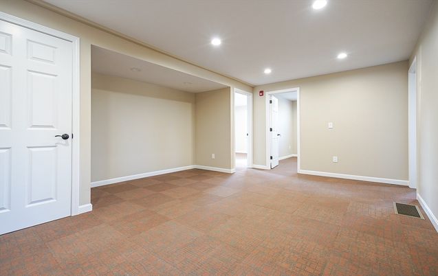 Empty room, Interior, Recessed Lighting