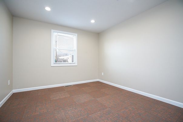 Empty room, Interior, Recessed Lighting
