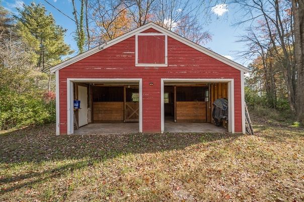 Detached Garage, Exterior