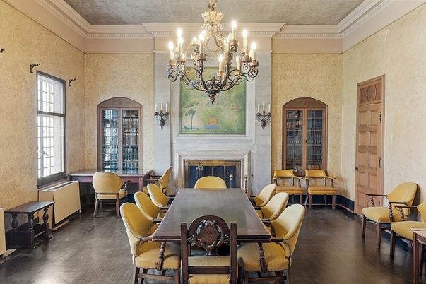 Chandelier, Dining room, Fireplace, Interior, Wood Texture Flooring