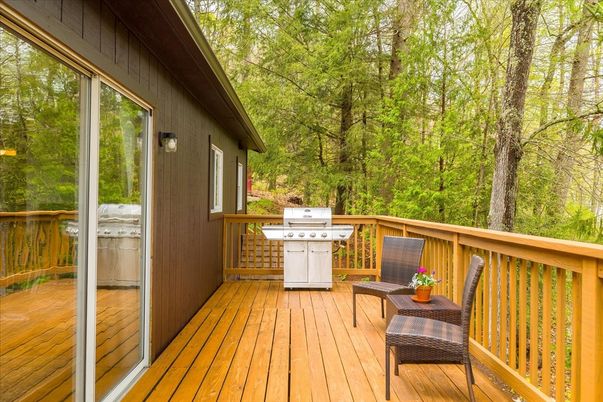 Exterior, Wood Texture Flooring