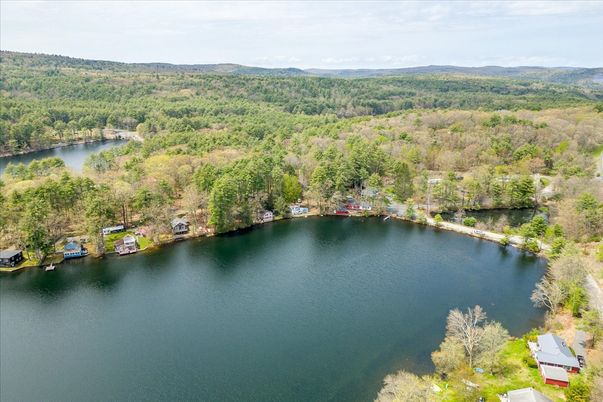 Exterior, Lake