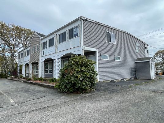 Exterior, Facade, Rowhouse