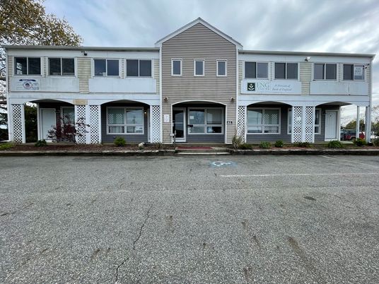 Exterior, Facade, Rowhouse