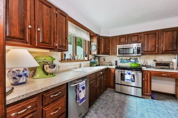 Interior, Kitchen, Stainless Steel Appliances