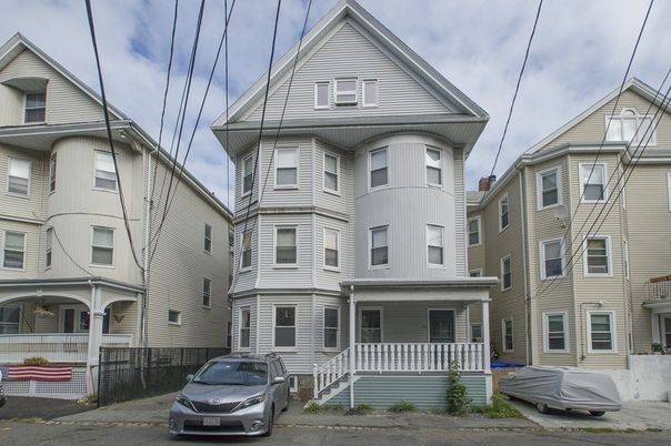 Exterior, Facade, Queen Anne Victorian