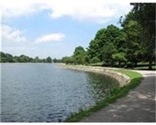 Exterior, Lake