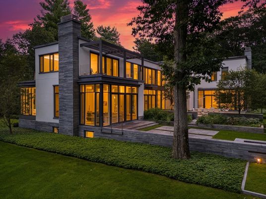 Backyard, Exterior, Facade, Modern