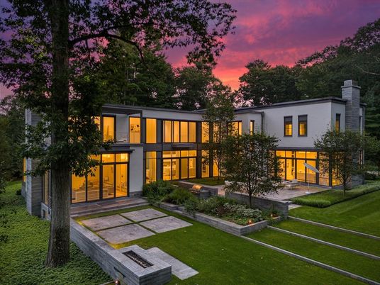 Backyard, Exterior, Facade, Modern