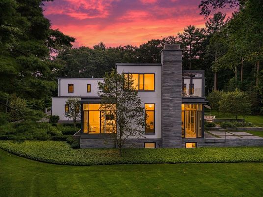 Backyard, Exterior, Facade, Modern