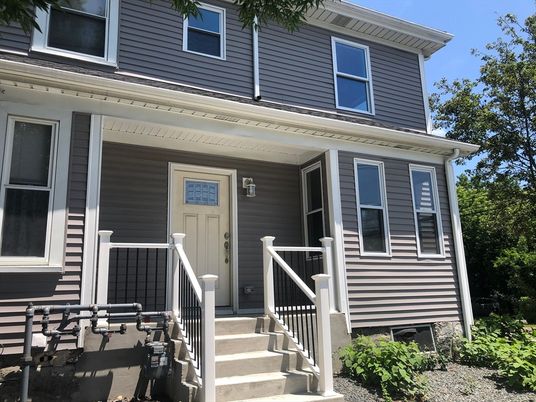 Exterior, Facade, American Foursquare
