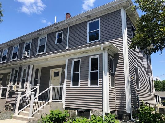 Exterior, Facade, Rowhouse