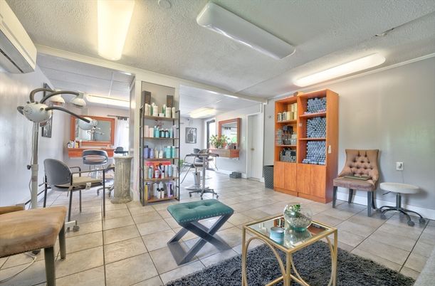 Dining room, Interior