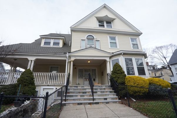 Exterior, Facade, Queen Anne Victorian
