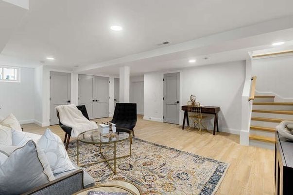 Interior, Living room, Recessed Lighting, Wood Texture Flooring