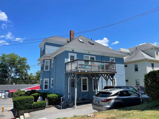 Exterior, Facade, Queen Anne Victorian