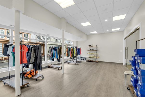Interior, Recessed Lighting, Walk-in Closets, Wood Texture Flooring