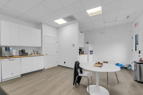 Dining room, Interior, Kitchen, Recessed Lighting, Wood Texture Flooring