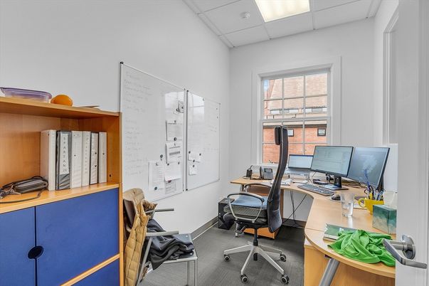 Home Office, Interior