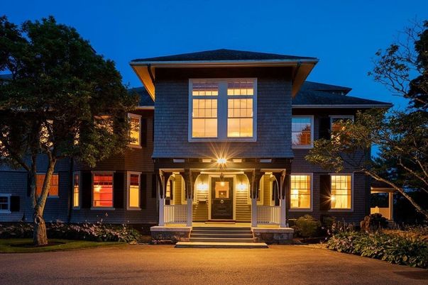 Exterior, Facade, American Foursquare