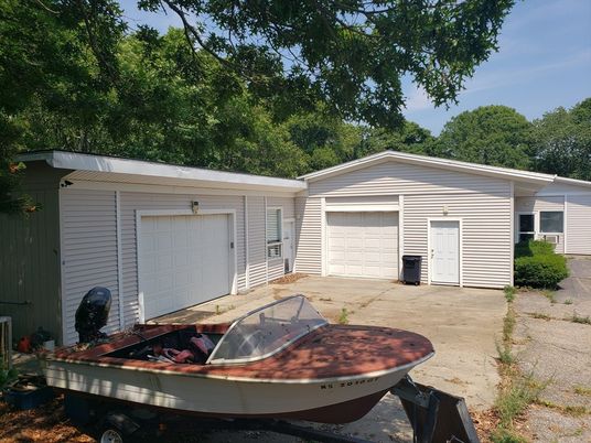 Detached Garage, Exterior