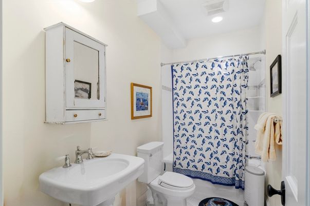 Bathroom, Interior, Recessed Lighting