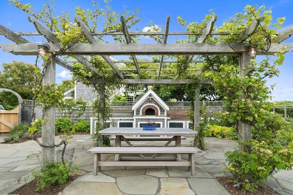 Exterior, Fireplace