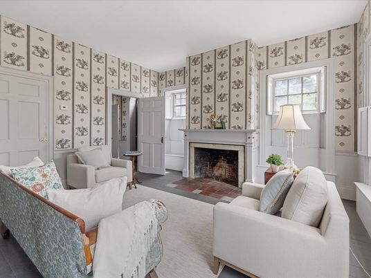 Fireplace, Interior, Living room