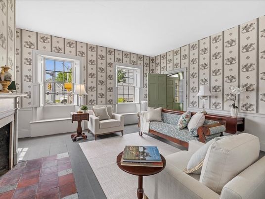 Fireplace, Interior, Living room