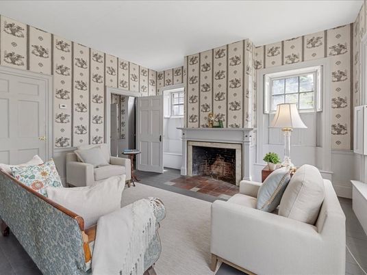 Fireplace, Interior, Living room
