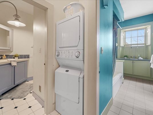 Bathroom, Interior, Pendant Lights, Utility Closets, Washer