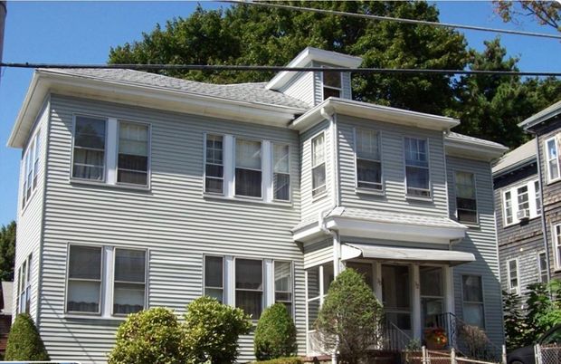 Exterior, Facade, American Foursquare