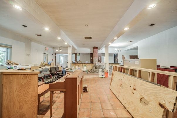 Chandelier, Dining room, Interior, Kitchen, Living room, Recessed Lighting