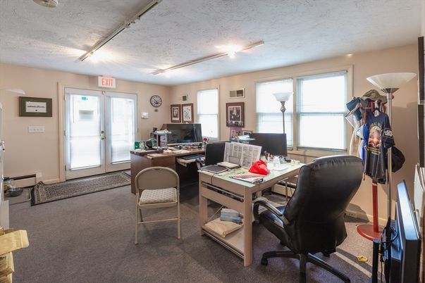 Home Office, Interior