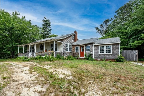 Backyard, Exterior, Facade, Cape Cod