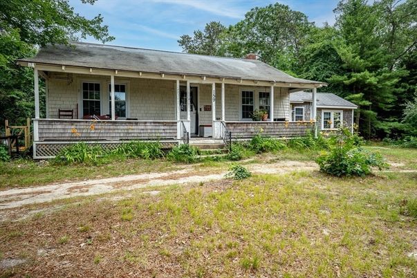 Backyard, Exterior, Facade, Cape Cod