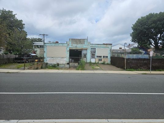 Exterior, Facade, None