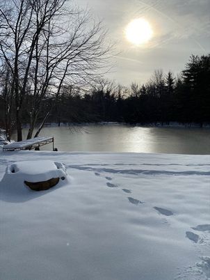 Exterior, Lake
