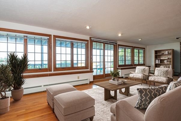 Interior, Living room, Recessed Lighting, Water, Wood Texture Flooring