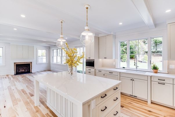 Fireplace, Interior, Kitchen, Pendant Lights, Recessed Lighting, Wood Texture Flooring