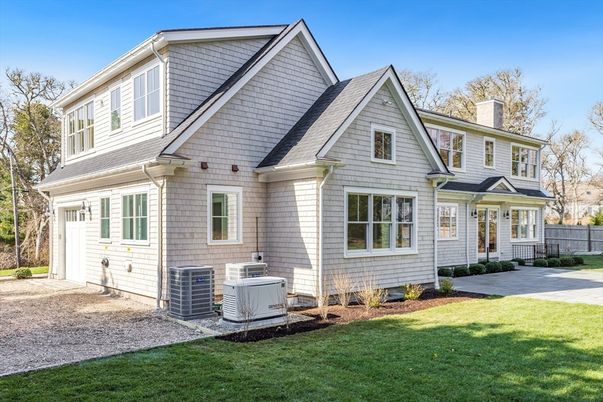 Attached, Exterior, Facade, Farmhouse