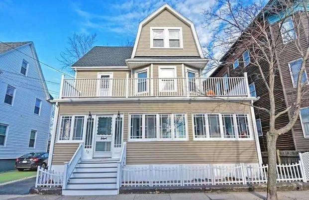 Exterior, Facade, Queen Anne Victorian