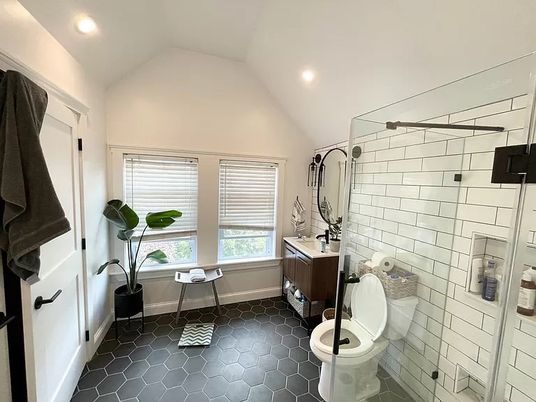 Bathroom, Interior, Recessed Lighting