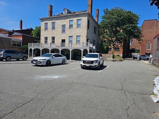 Exterior, Facade, Georgian