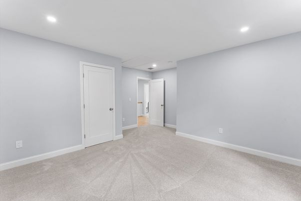 Empty room, Interior, Recessed Lighting