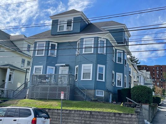 Exterior, Facade, Queen Anne Victorian