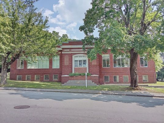 Exterior, Facade, Brick Facade, Rowhouse