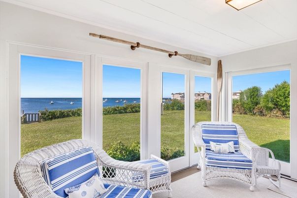 Interior, Sun Room, Water